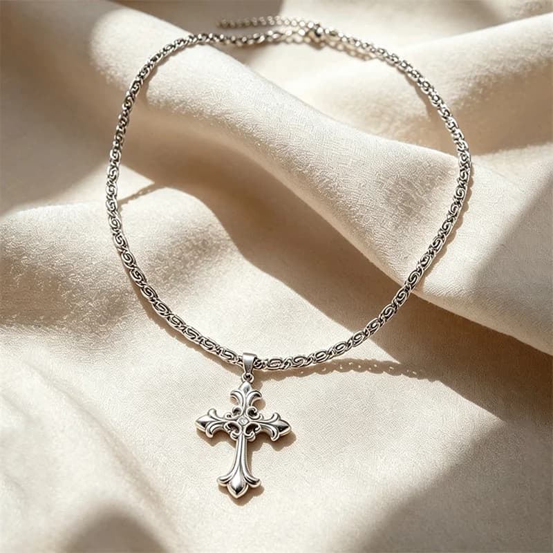Κολιέ με Σταυρό από Μέταλλο