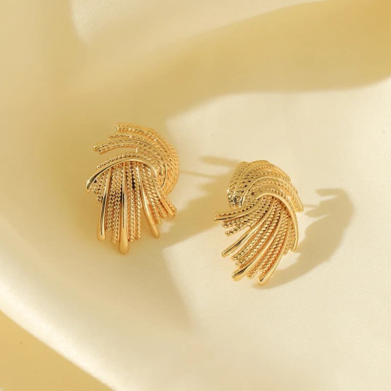 Επίχρυσα 18K Σκουλαρίκια Stud με Δημιουργικό Σχεδιασμό