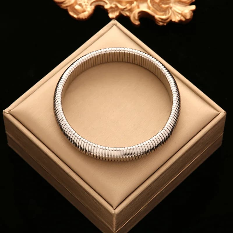 Βραχιόλι Bangle με Στραβή Υφή και Ρυθμιζόμενο Μέγεθος από Ανοξείδωτο Ατσάλι 316L Χρυσό Χρώμα